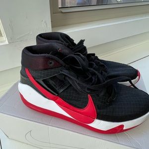 Nike KD 13 Boys Basketball Sneakers in excellent condition with original box.